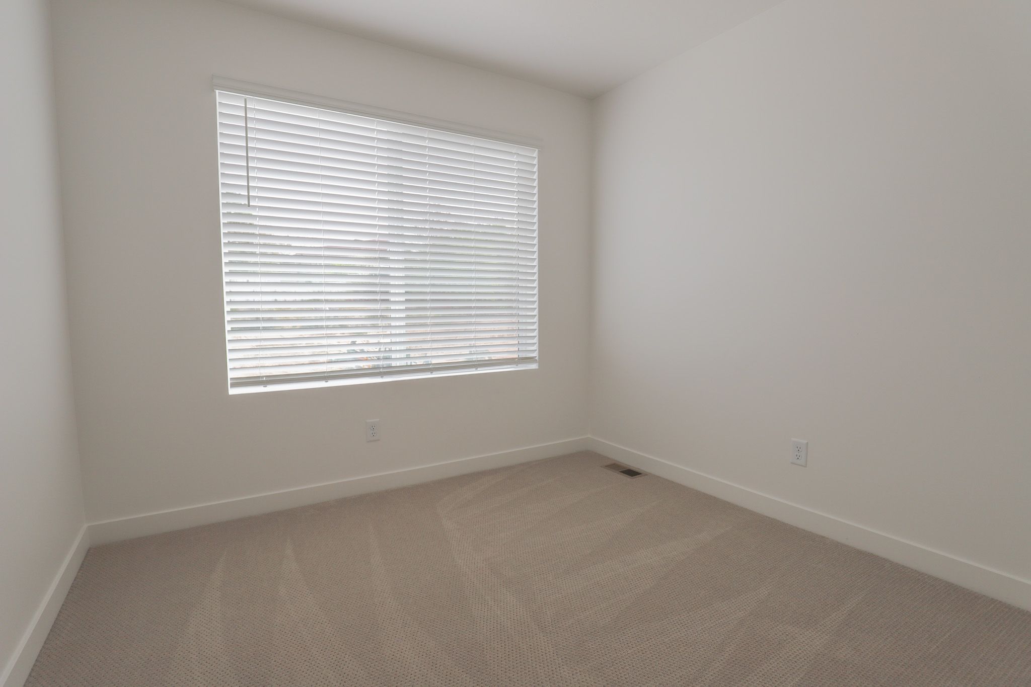 hazelbedroom1-1.jpg