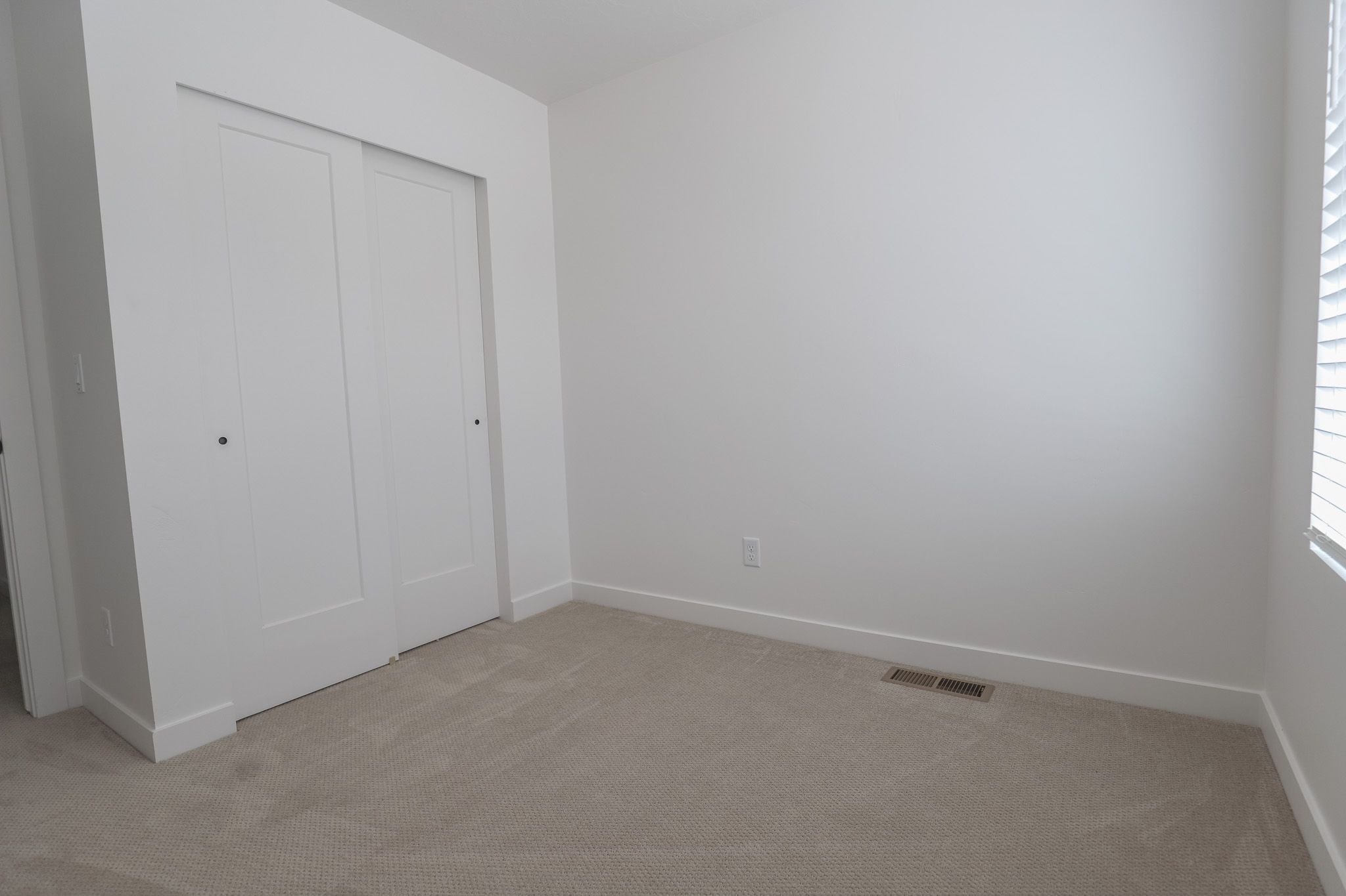 hazelbedroom2-1.jpg