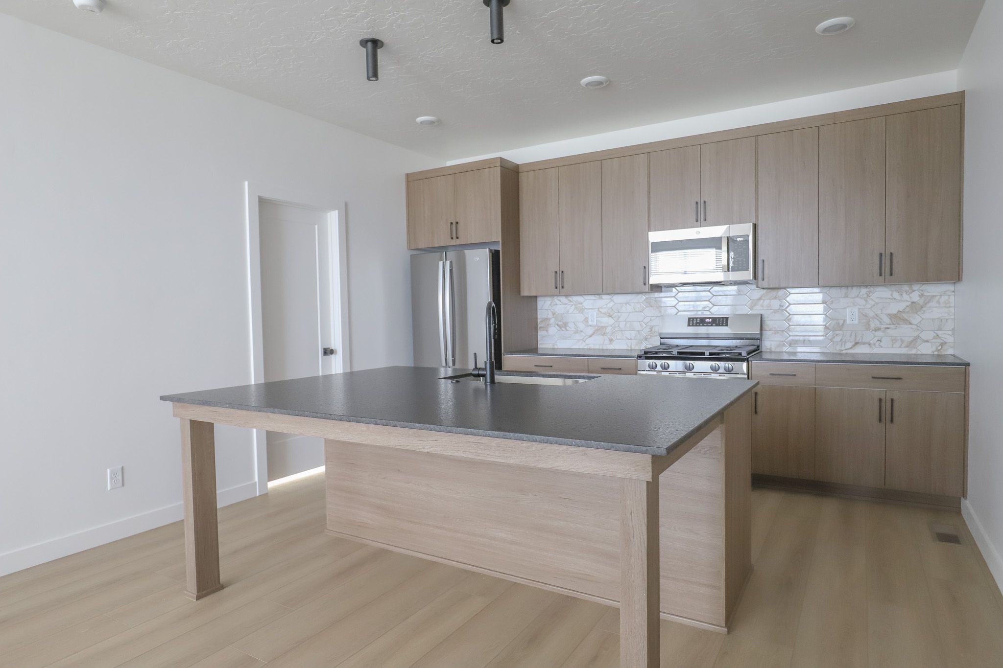 hazelkitchen1-3.jpg