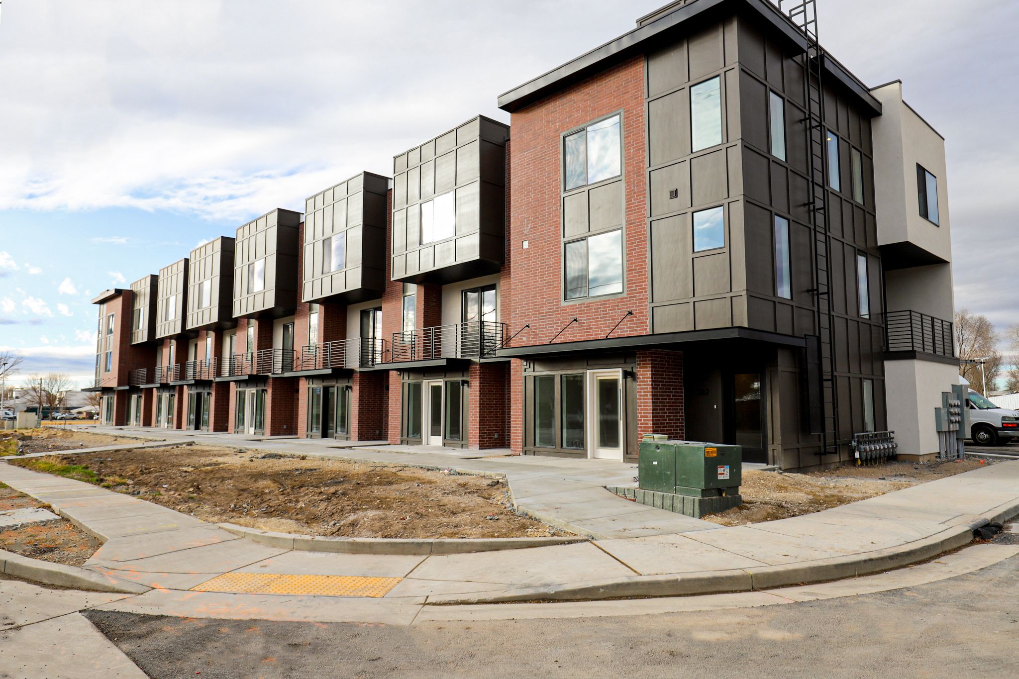 theMONROE Exterior-1.jpg